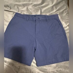 Vineyard Vines Men’s Shorts
Size 35